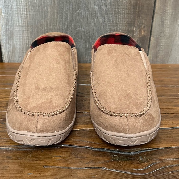 Old Navy Faux Suede Moccasin Slipper Tan Size Large 10-11 Men’s Buffalo Check - Picture 3 of 13